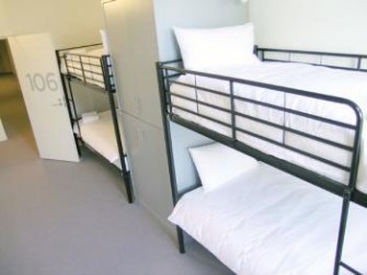Hostel Dorm Room e1267163777570 Animal House in Byron Bay